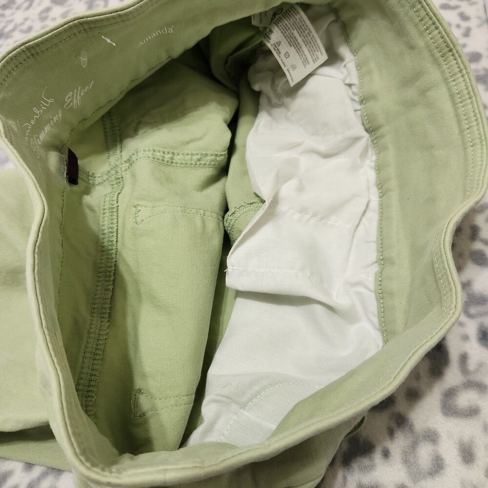 Gloria Vanderbilt Capri Size 12 Green Stretch With Pockets. New - Picture 13 of 16